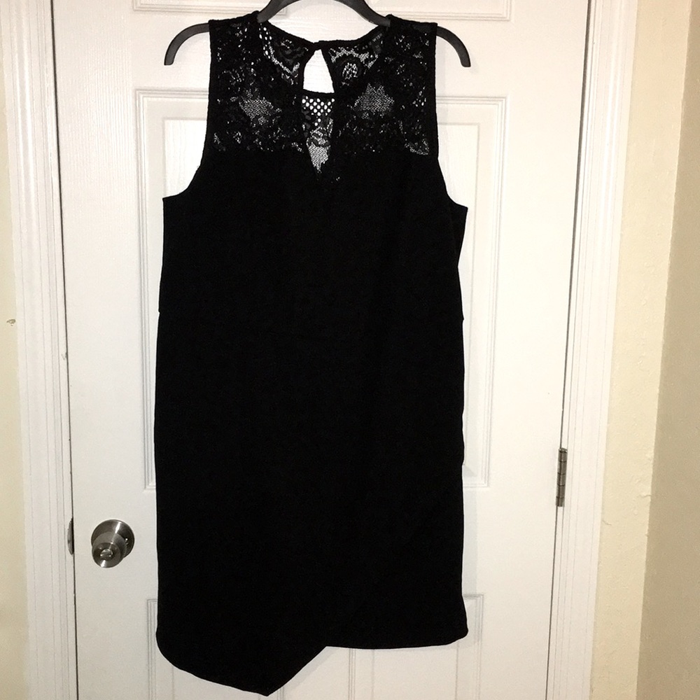 Black Lace Sleeveless Dress